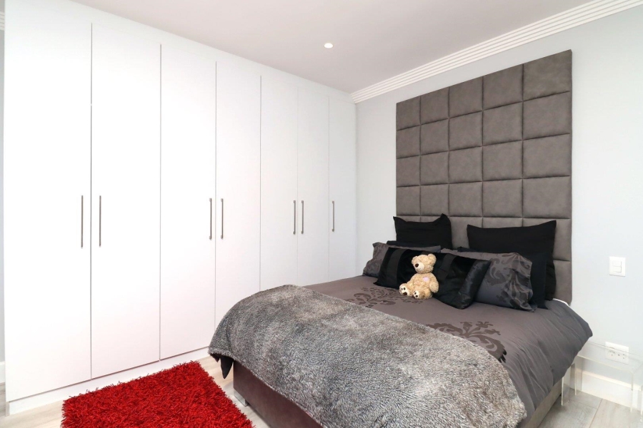 2 Bedroom Property for Sale in Oakdale Western Cape
